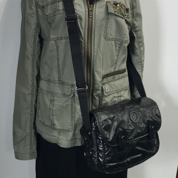 Hunting World Bags Authentic Hunting World Messenger Black